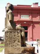 Musée du Caire - Jardins - statue (EG06-1008.jpg)