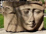 Musée du Caire - Jardins - tête hathorique (EG07-1090.jpg)