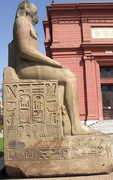 Musée du Caire - Jardins - statue (EG07-1105.jpg)