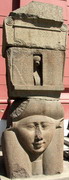 Musée du Caire - Jardins - chapiteau hathorique (EG07-1141.jpg)