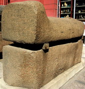 Musée du Caire - Jardins - sarcophage (EG07-1143.jpg)