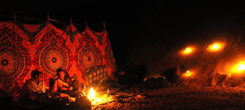 Douch - bivouac dans la dune, aux chandelles
