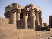 Kom Ombo - vue latérale