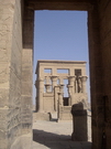 Temple de Philae - kiosque de Trajan depuis la première cour