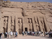 Abou Simbel - facade du petit temple