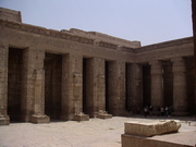 Thèbes ouest - Medinet Habou, salle péristyle