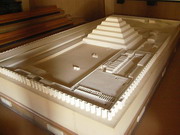 Saqqarah - maquette du complexe de Djoser (JP Lauer)