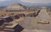 Teotihuacan - Vue générale de l'avenue des Morts